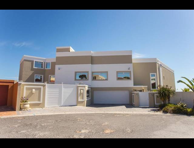 2 BEDROOM PROPERTY TO RENT IN VAN RIEBEECKSTRAND